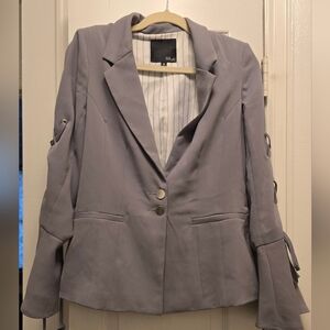 Chic Women's Blazer in Light Gray